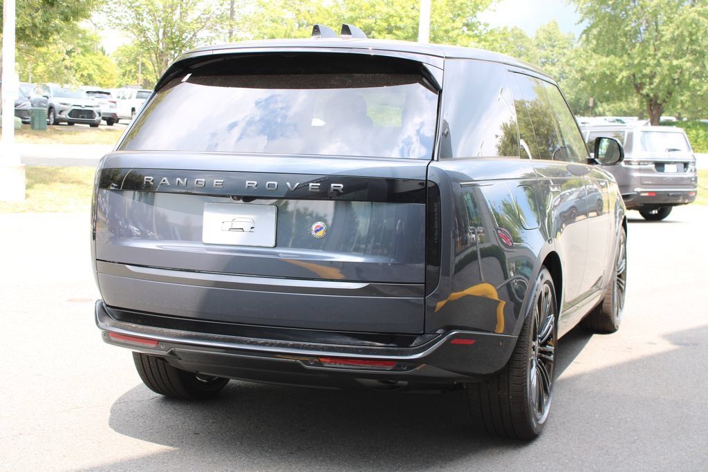 New 2027 Land Rover Range Rover SE AWD/4WD image 3