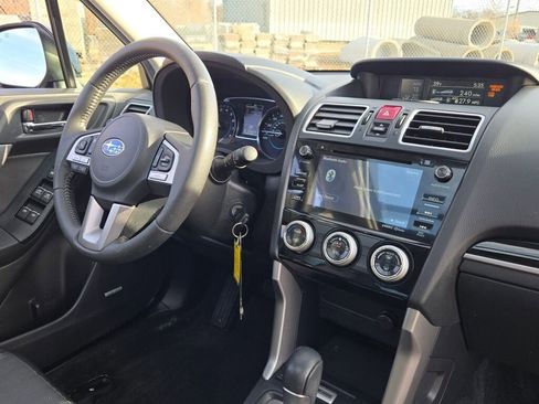Used 2017 Subaru Forester 2.5i Limited image 7