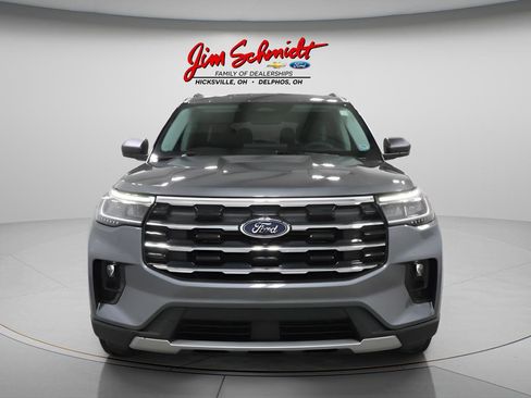 Used 2025 Ford Explorer Active w/ Active Comfort Package AWD/4WD image 3