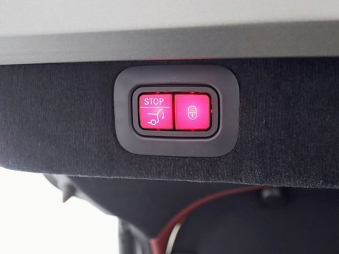 Used 2021 Aston Martin DBX image 45