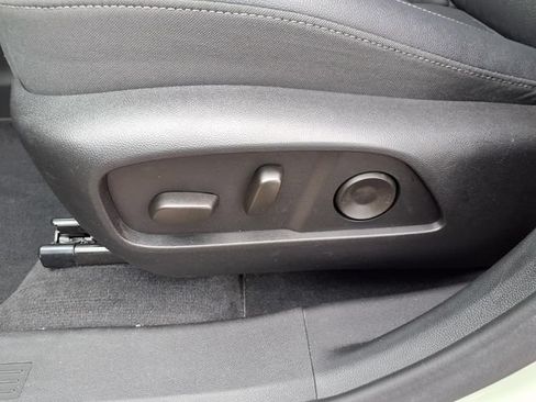 Used 2025 Chevrolet Equinox LT w/ Convenience Package II AWD/4WD image 22