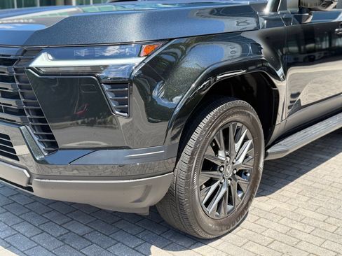Used 2024 Lexus GX 550 w/ Cold Area Package AWD/4WD image 11