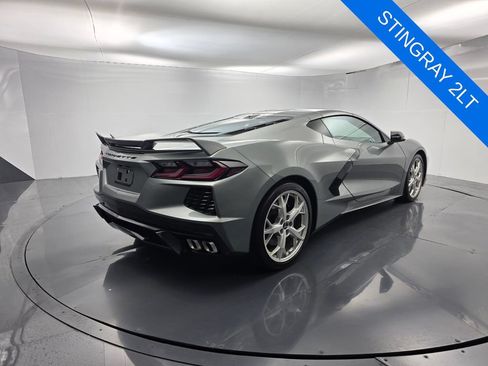 Used 2022 Chevrolet Corvette Stingray Preferred Cpe w/ Z51 Performance Package RWD image 4