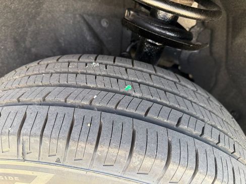 Used 2024 Chrysler Pacifica Touring-L FWD image 33