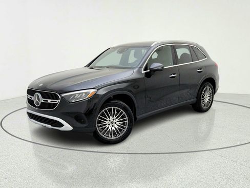 Certified 2026 Mercedes-Benz GLC 300 image 1