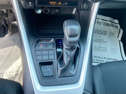 Used 2021 Toyota RAV4 LE w/ Carpet Mat Package (TMS) image 17