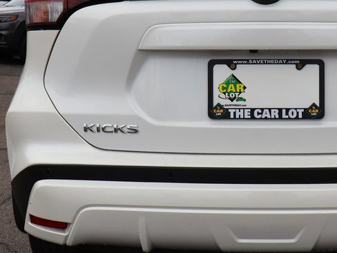 Used 2023 Nissan Kicks SV FWD image 19