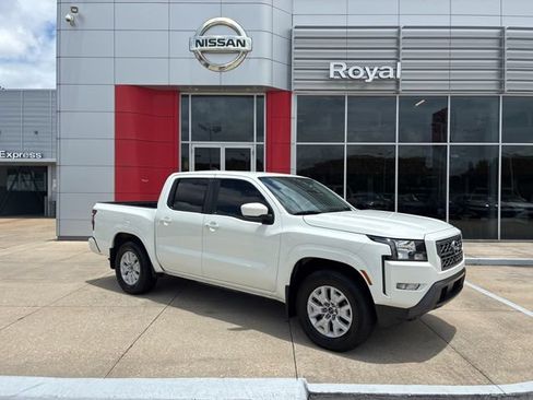 Used 2024 Nissan Frontier SV w/ SV Convenience Package RWD image 1