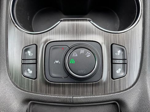 Used 2023 GMC Acadia SLT w/ Elevation Edition AWD/4WD image 31