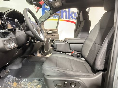 New 2026 GMC Sierra 1500 Elevation image 8