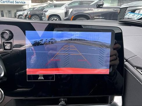 Used 2022 Chevrolet Corvette Stingray Convertible w/ Z51 Performance Package image 22