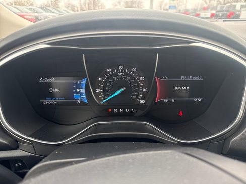 Used 2017 Ford Fusion SE w/ Fusion SE Technology Package image 39