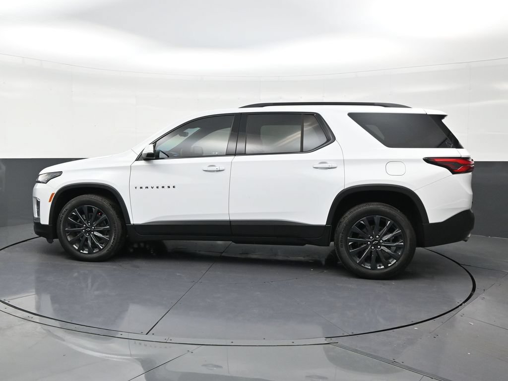 Used 2023 Chevrolet Traverse RS FWD image 2
