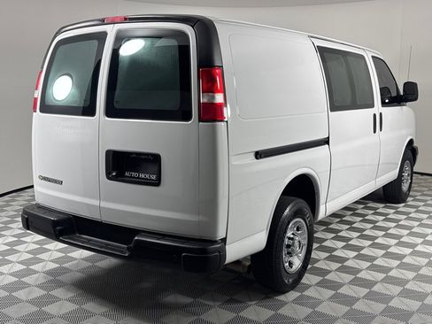 Used 2022 Chevrolet Express 2500 w/ Driver Convenience Package image 5