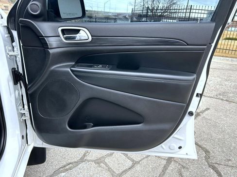 Used 2020 Jeep Grand Cherokee Altitude image 15