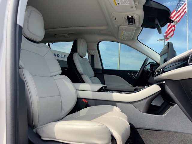 Used 2025 Lincoln Aviator Reserve w/ Equipment Group 201A AWD/4WD image 17