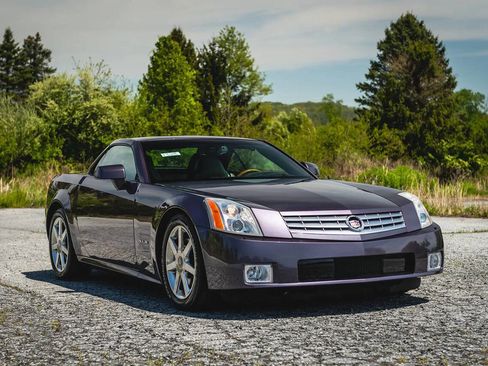 Used 2004 Cadillac XLR image 2