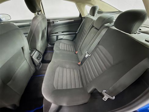 Used 2017 Ford Fusion SE w/ Fusion SE Technology Package image 22