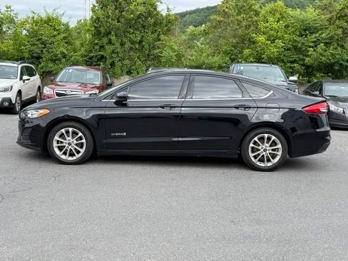 Used 2019 Ford Fusion SE FWD image 3