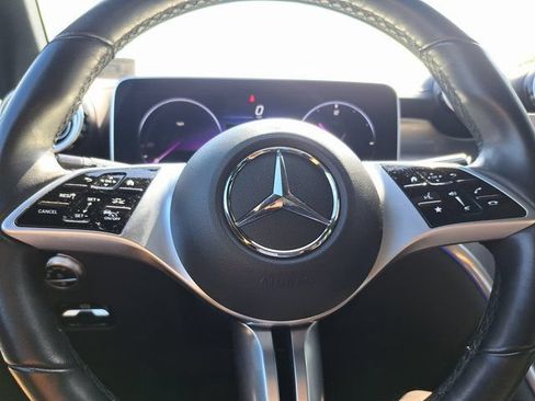 Used 2023 Mercedes-Benz GLC 300 4MATIC image 12