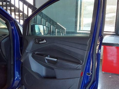 Used 2016 Ford Escape SE image 12