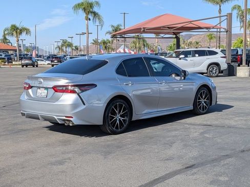 Used 2024 Toyota Camry SE FWD image 5
