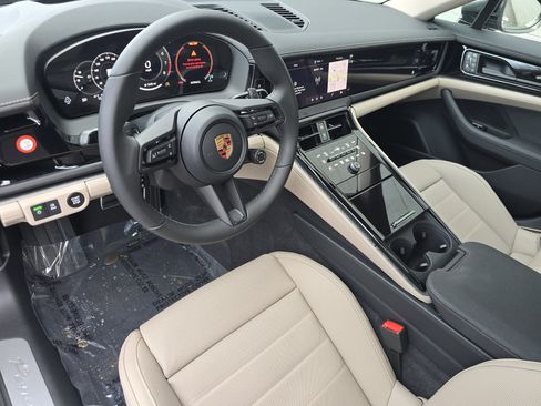 New 2026 Porsche Panamera 4 image 4
