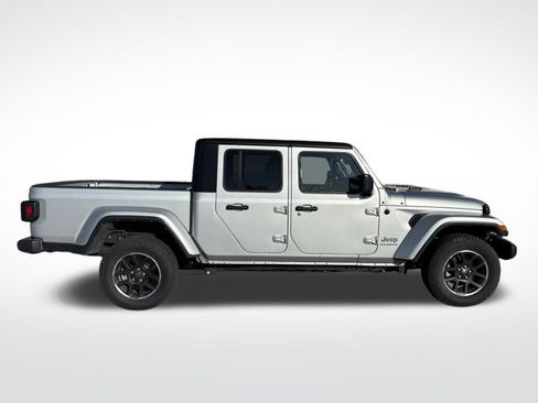 Used 2023 Jeep Gladiator Overland image 6