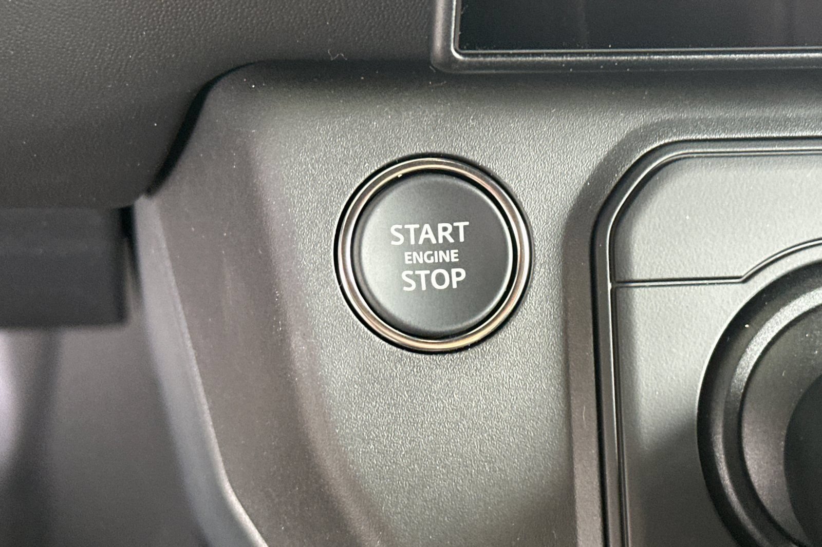 New 2026 Land Rover Defender 110 X-Dynamic SE AWD/4WD image 23