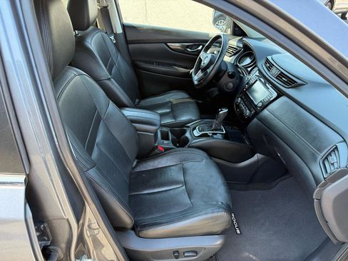 Used 2019 Nissan Rogue SL image 18