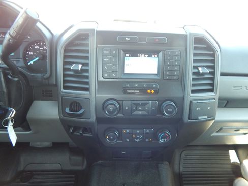 Used 2021 Ford F250 XL w/ Power Equipment Group RWD image 17