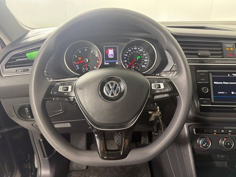 Used 2020 Volkswagen Tiguan S image 14
