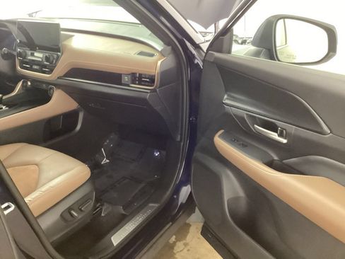 Used 2025 Toyota Grand Highlander AWD Hybrid image 18