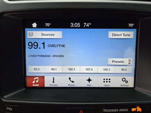 Used 2017 Ford Explorer XLT w/ Equipment Group 202A FWD image 29