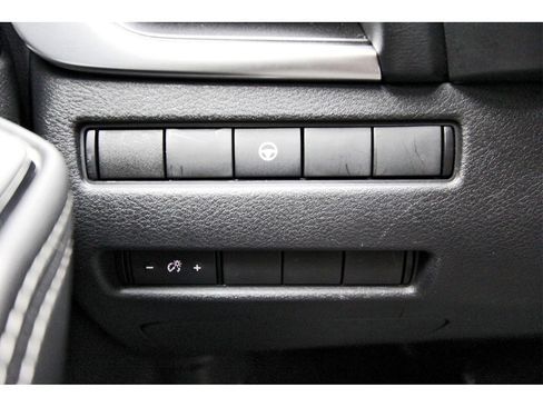 Certified 2021 Nissan Rogue SV image 17