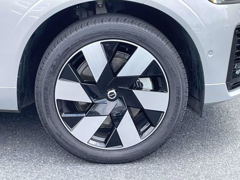 Used 2023 Volvo XC60 T8 Plus w/ Climate Package AWD/4WD image 10