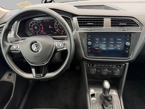 Used 2019 Volkswagen Tiguan SEL AWD/4WD image 10