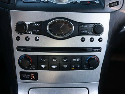 Used 2009 INFINITI G37 Journey w/ Premium Pkg image 30