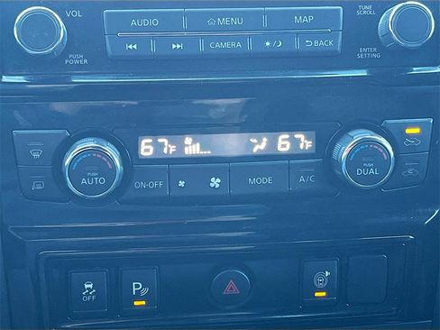 Used 2021 Nissan Titan PRO-4X w/ Off Road Protection Package image 16