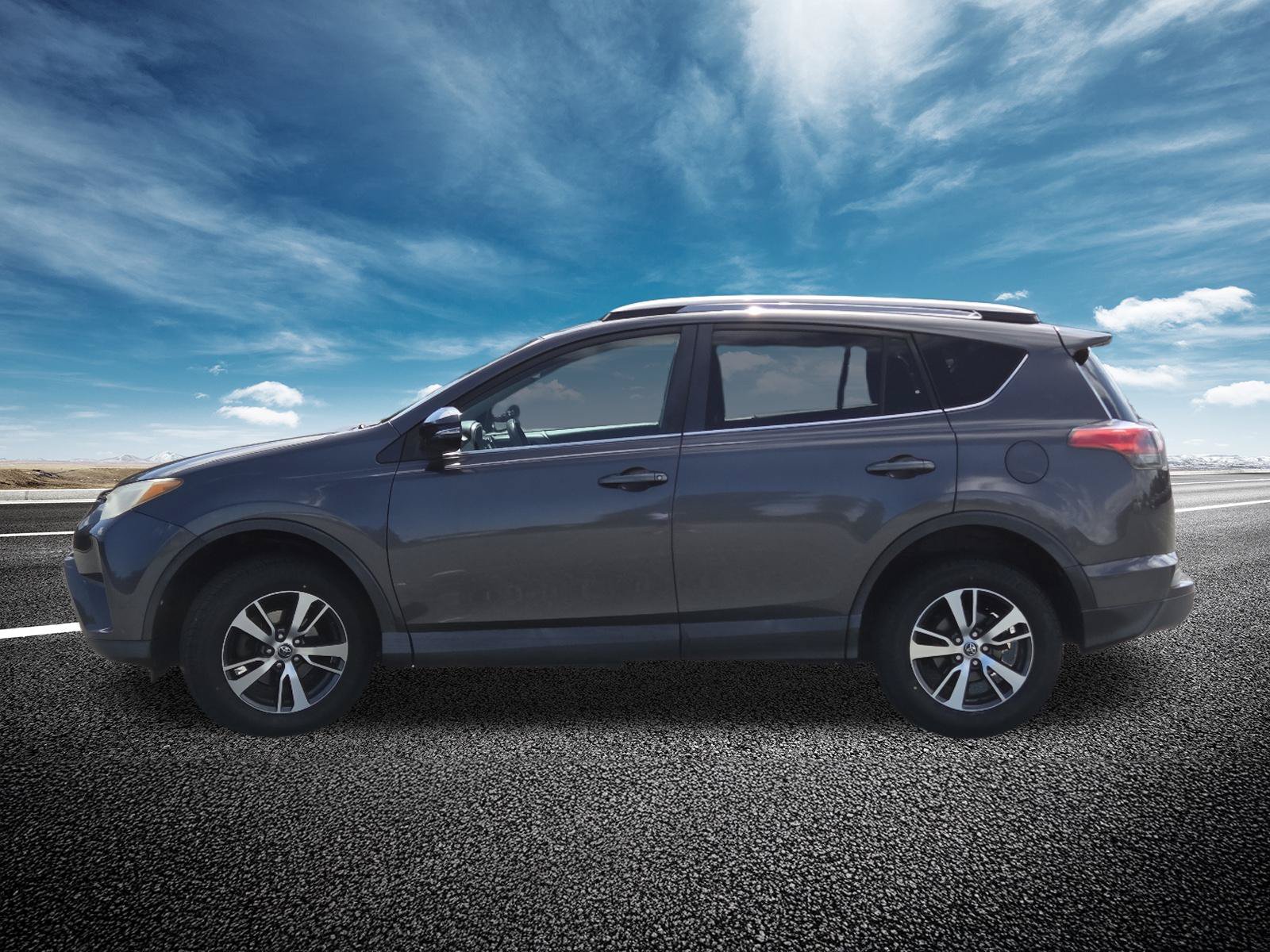 Used 2018 Toyota RAV4 XLE w/ Plus Extra Value Package FWD image 13