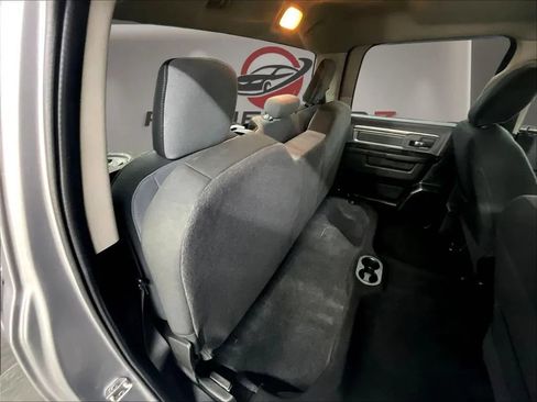 Used 2021 RAM 1500 Classic SLT AWD/4WD image 25