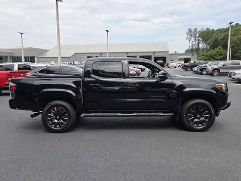 Used 2022 Toyota Tacoma Limited w/ Nightshade Package AWD/4WD image 15