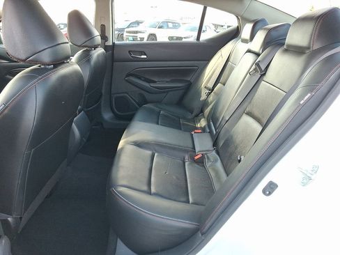 Used 2023 Nissan Altima 2.5 SR w/ SR Premium Package image 11