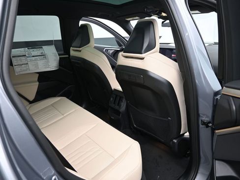 Used 2025 BMW X3 xDrive30i w/ Premium Package image 23