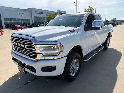 Used 2024 RAM 2500 Laramie AWD/4WD image 9