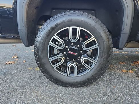 Used 2023 GMC Sierra 2500 AT4 w/ AT4 Preferred Package image 17