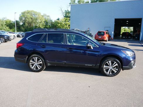 Used 2018 Subaru Outback 2.5i Limited AWD/4WD image 8