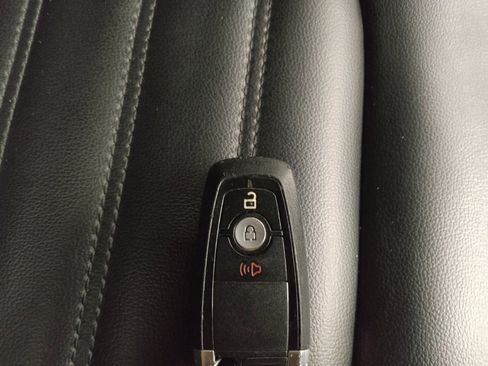 Used 2023 Ford Edge SEL image 32