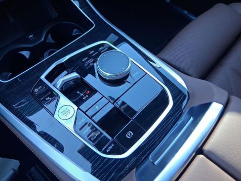 Used 2026 BMW X5 sDrive40i w/ M Sport Package image 18