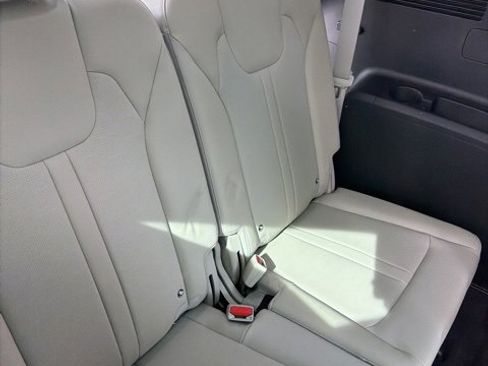 Certified 2025 Kia Sorento SX image 30